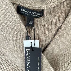 Banana republic  Wool & Cashmere Blend Sweater - NWT (New with Tags)